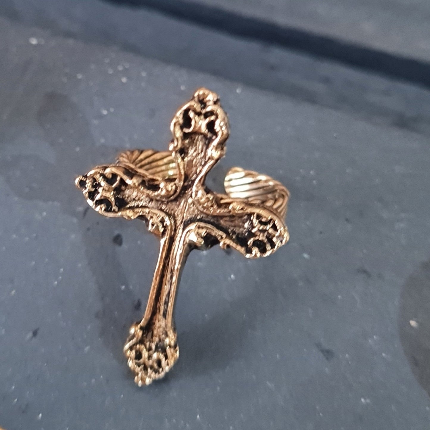 BAGUE  INRI  en doré