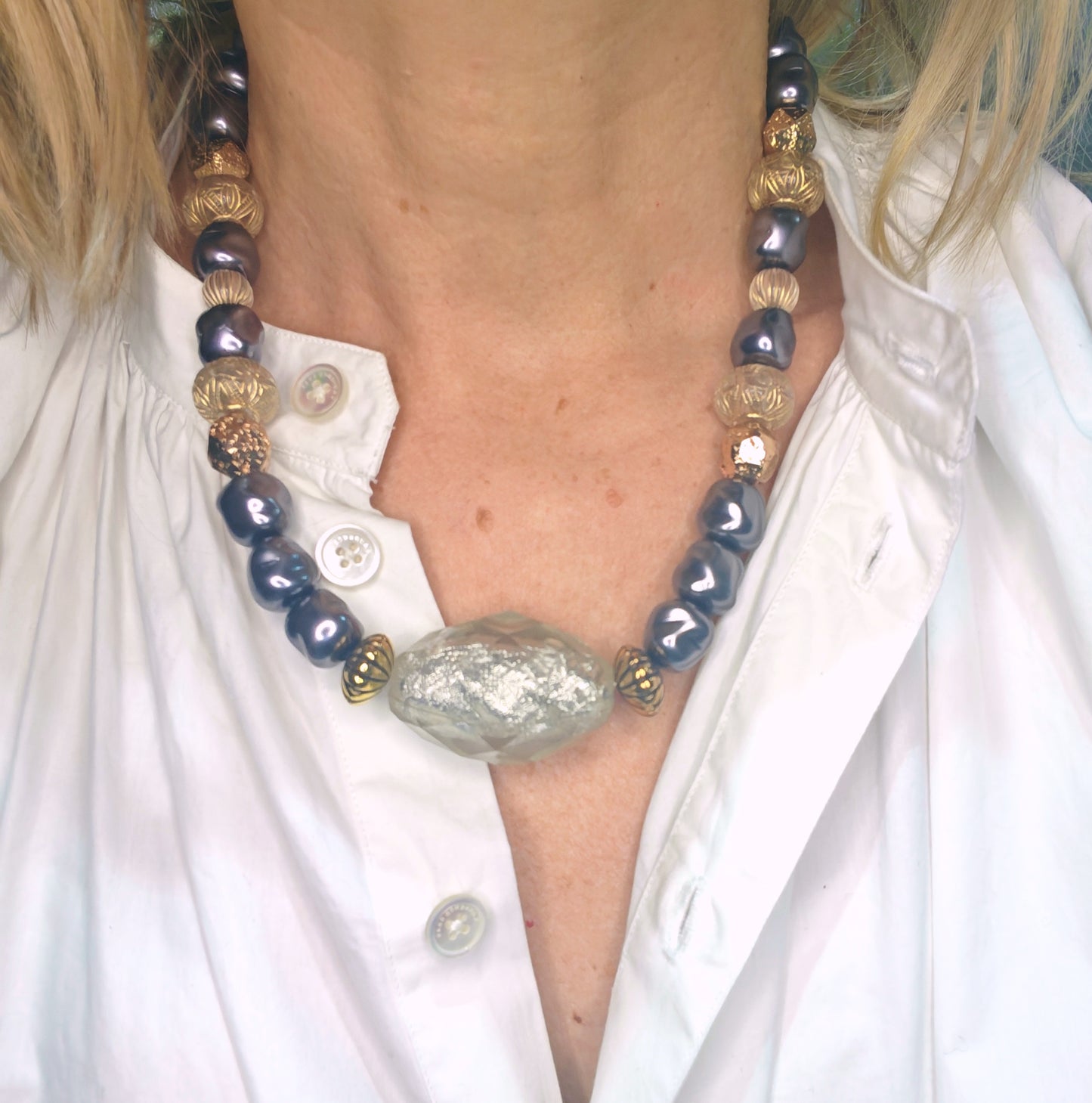 LE COLLIER GRETA GRIS