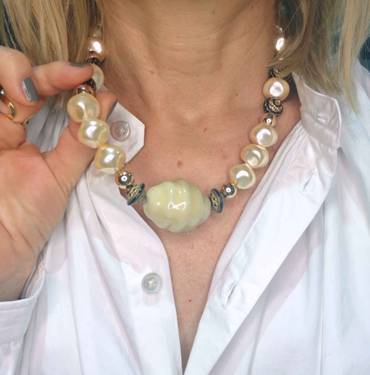 COLLIER GRETA