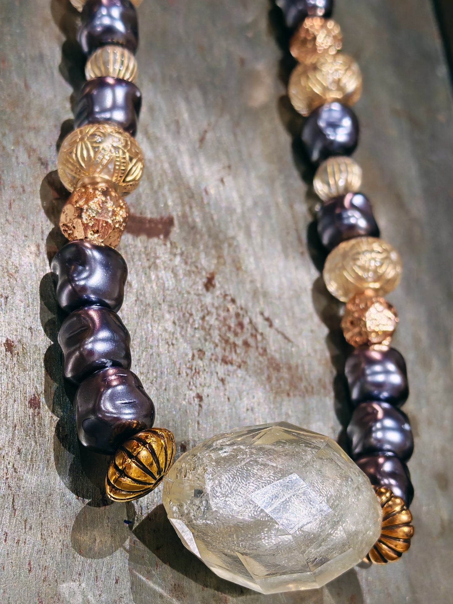 LE COLLIER GRETA GRIS